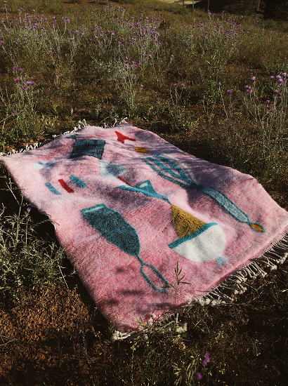 Tapis contemporain beige minimaliste