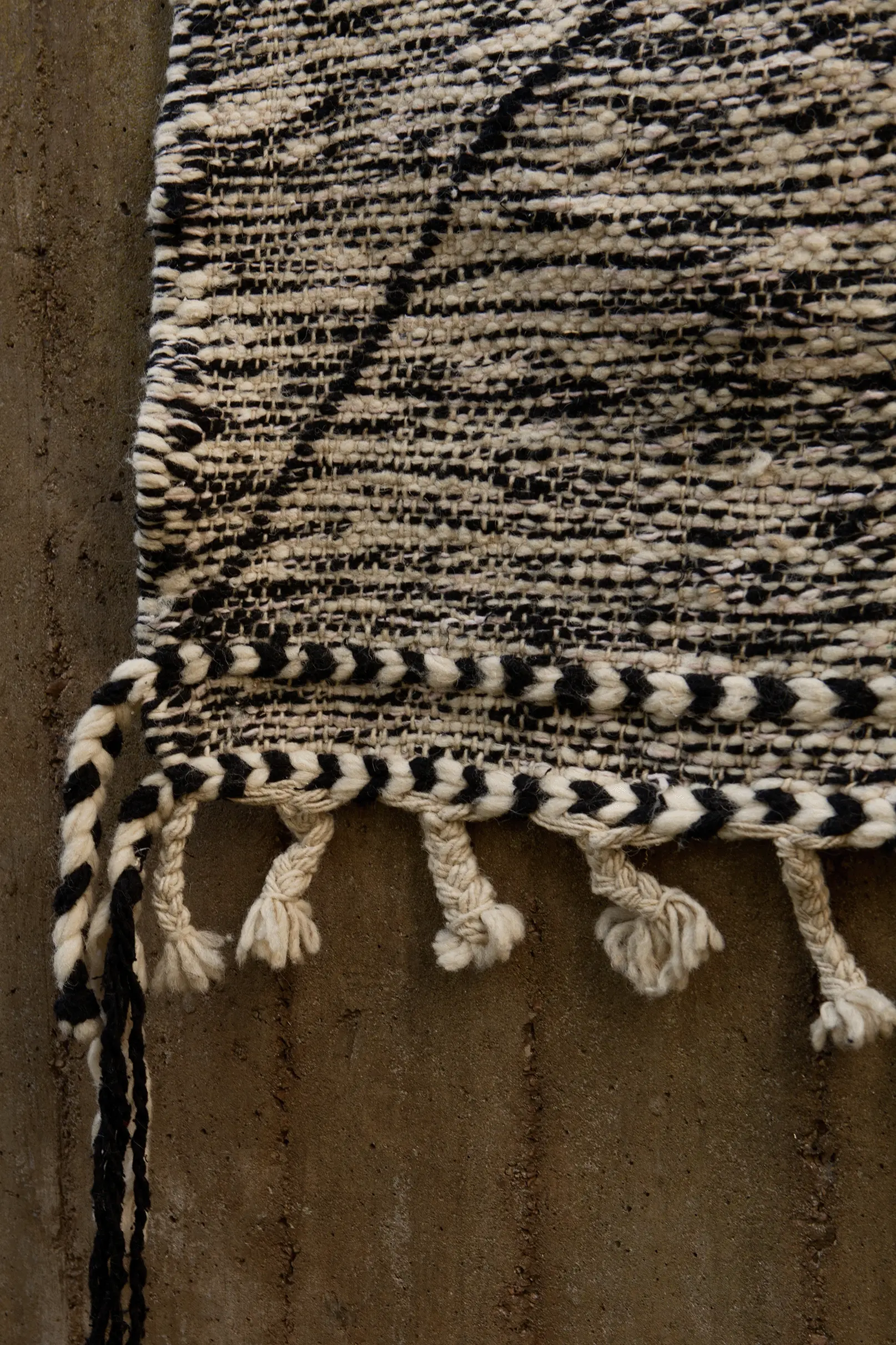 Tapis Zaayann graphique contraste velouté