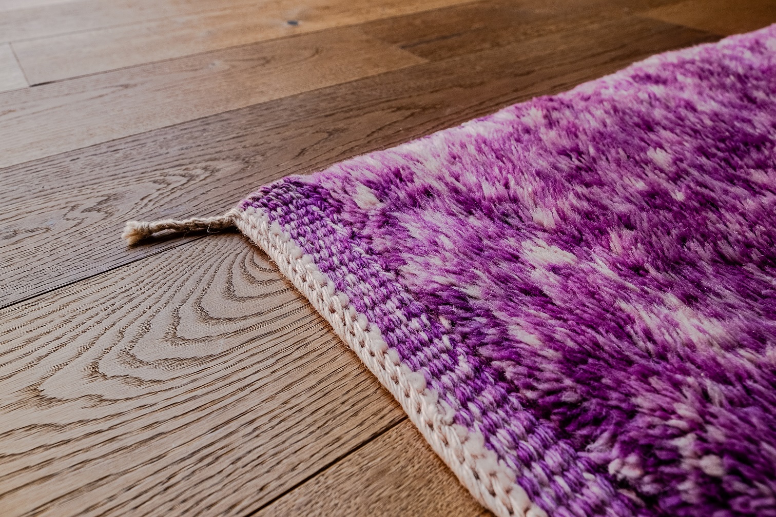 Ambiance showroom tapis marocains Kora Collect